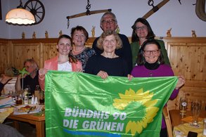 Gruppenbild mit Tina Lucka, Waltraud Gruber, Margrit Pircha, Konrad Weinstock-Adorno, Angelika Obermayr, Ottilie Eberl ©Foto: Gabriele Heigl