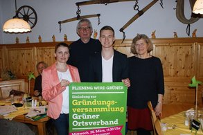 Gruppenbild Ortsvorstand und MdL Florian Siekmann; ©Foto: Gabriele Heigl