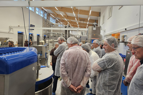 Ortsverband Grafing Bündnis 90/Die Grünen besichtigen mit Bundestagskandidat Christoph Lochmüller Bäckerei Konditorei Kreitmaier in Schammach, Copyright Bündnis 90/Die Grünen